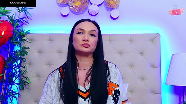 Snapshot of DaliyaArabian chatting on February 19, 7:16 pm DaliyaArabian online show from February 19, 7:16 pm