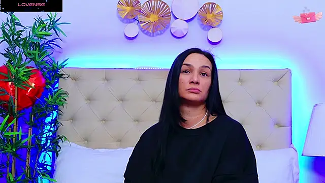 Snapshot of DaliyaArabian chatting on March 19, 2:24 pm DaliyaArabian online show from March 19, 2:24 pm