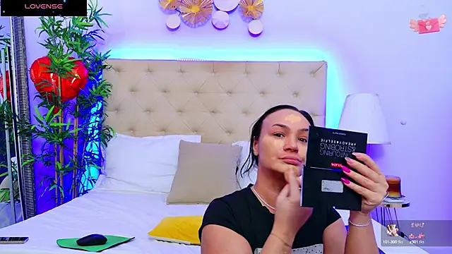 Snapshot of DaliyaArabian chatting on March 22, 5:39 am DaliyaArabian online show from March 22, 5:39 am