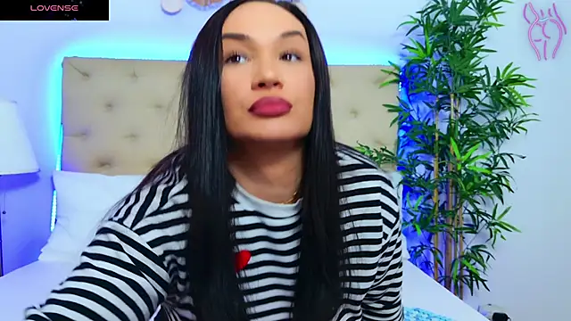 Snapshot of DaliyaArabian chatting on October 9, 12:14 pm DaliyaArabian online show from October 9, 12:14 pm