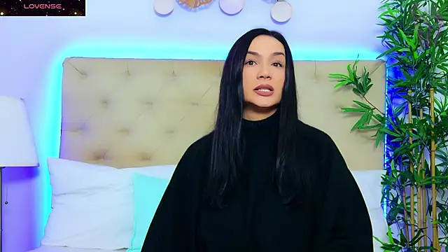 Snapshot of DaliyaArabian chatting on November 18, 12:42 pm DaliyaArabian online show from November 18, 12:42 pm