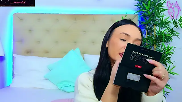 Snapshot of DaliyaArabian chatting on November 19, 1:11 pm DaliyaArabian online show from November 19, 1:11 pm