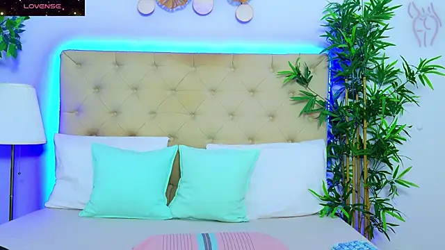 Snapshot of DaliyaArabian chatting on November 25, 1:11 pm DaliyaArabian online show from November 25, 1:11 pm