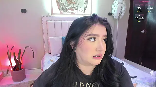 Snapshot of _nina_sweet chatting on September 18, 12:07 pm nina sweet online show from September 18, 12:07 pm