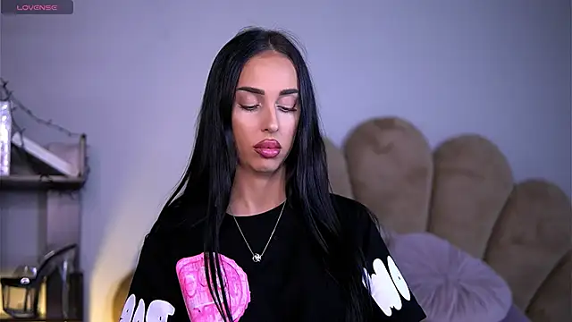 Snapshot of KairaAndrews chatting on February 7, 7:38 pm KairaAndrews online show from February 7, 7:38 pm