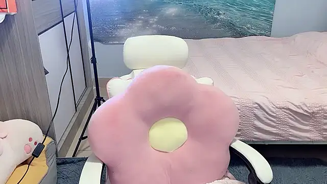 Snapshot of Lucky-Anna001 chatting on October 22, 3:29 am Lucky-Anna001 online show from October 22, 3:29 am