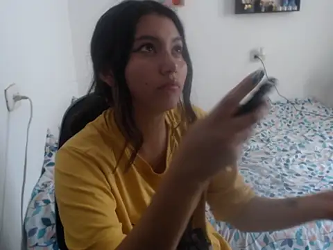 Snapshot of HannaKlein chatting on December 11, 7:03 pm HannaKlein online show from December 11, 7:03 pm