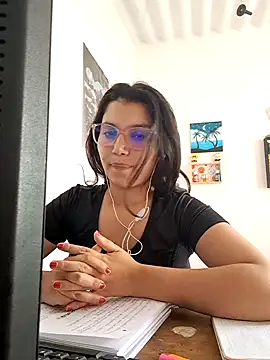 Snapshot of HannaKlein chatting on February 5, 7:53 pm HannaKlein online show from February 5, 7:53 pm