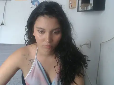 Snapshot of HannaKlein chatting on November 18, 6:01 pm HannaKlein online show from November 18, 6:01 pm