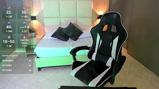 caro03x online show from March 18, 5:41 am