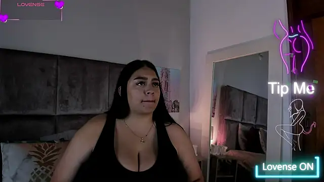 Snapshot of Salomesimos1 chatting on March 22, 11:09 pm Salomesimos1 online show from March 22, 11:09 pm