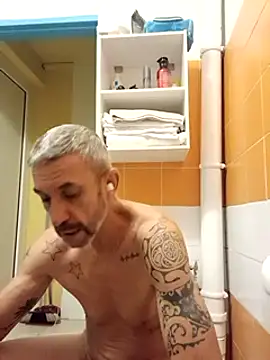 Snapshot of chris_sbh chatting on January 30, 8:11 am chris sbh online show from January 30, 8:11 am