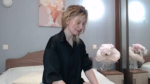 Snapshot of AvelinaLeoni chatting on January 22, 6:31 am AvelinaLeoni online show from January 22, 6:31 am