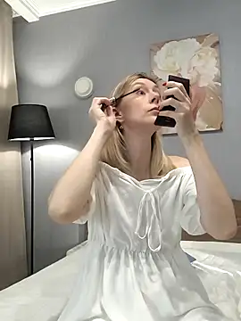 Snapshot of AvelinaLeoni chatting on November 7, 5:51 am AvelinaLeoni online show from November 7, 5:51 am