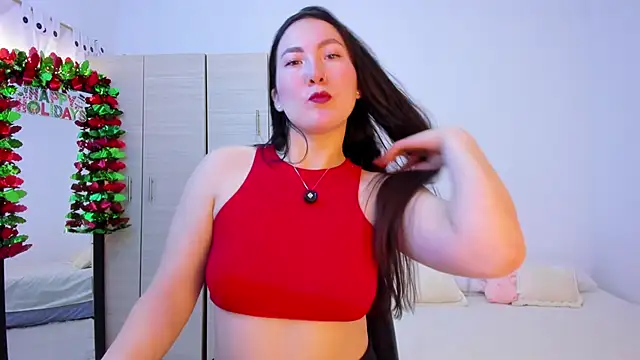 Elle Lee  online show from December 1, 4:12 pm