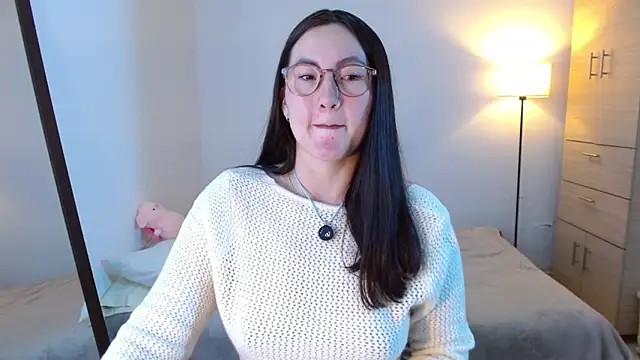 Elle Lee  online show from March 29, 5:29 am