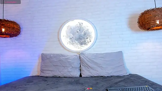 Elise Diamond online show from September 16, 2:23 am