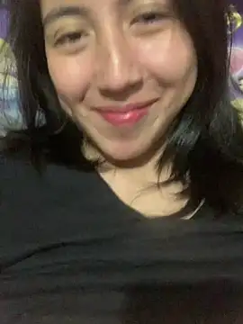 sarah12333 online show from May 18, 3:24 am