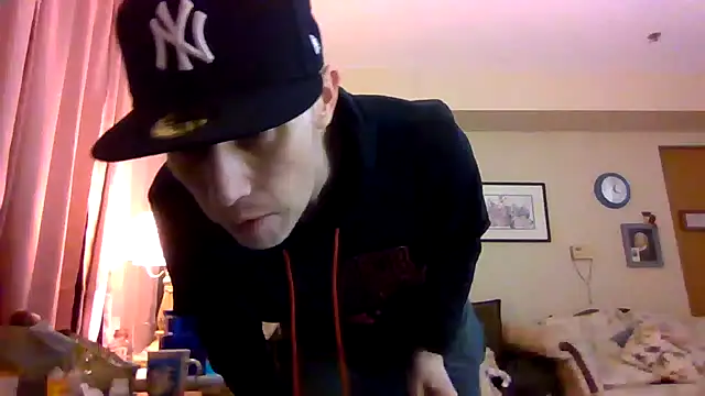 kollzCloudzz online show from April 8, 8:03 am