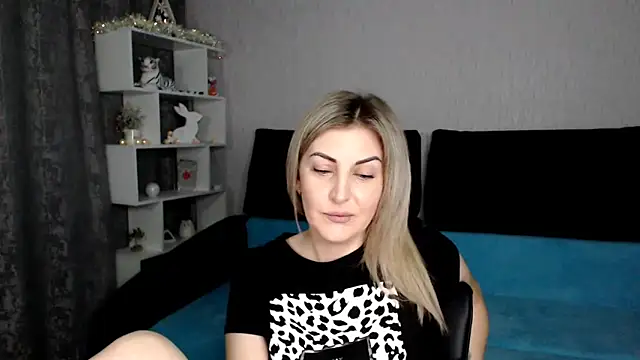 Amelia Harper online show from January 13, 2:42 pm