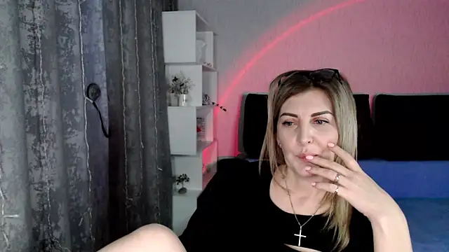 Amelia Harper online show from March 9, 5:49 pm