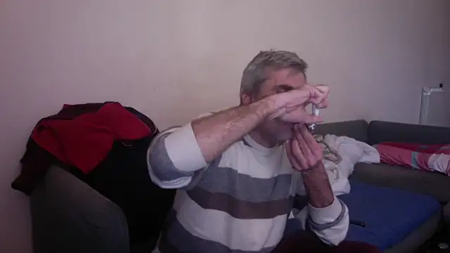 Snapshot of skossa777 chatting on December 12, 11:40 am skossa777 online show from December 12, 11:40 am