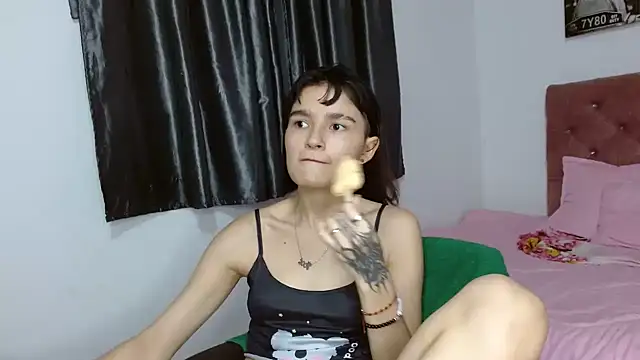 saritapretyy online show from March 15, 9:49 pm