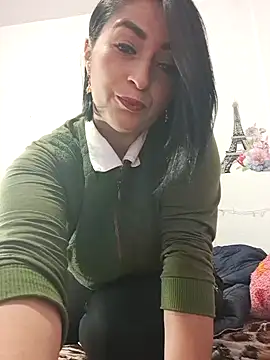 Snapshot of karenlennox1 chatting on January 31, 12:06 am karenlennox1 online show from January 31, 12:06 am