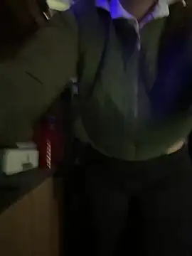 Snapshot of karenlennox1 chatting on March 13, 10:54 pm karenlennox1 online show from March 13, 10:54 pm