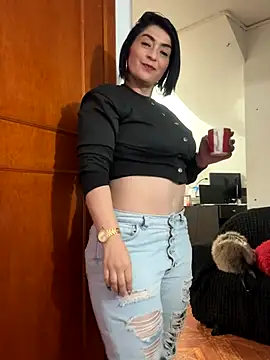 Snapshot of karenlennox1 chatting on October 3, 10:40 pm karenlennox1 online show from October 3, 10:40 pm