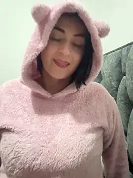 Snapshot of karenlennox1 chatting on November 7, 3:17 am karenlennox1 online show from November 7, 3:17 am