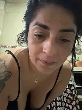 karenlennox1 online show from January 18, 7:50 pm