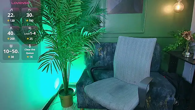 Snapshot of emilybaboo chatting on March 1, 3:49 pm emilybaboo online show from March 1, 3:49 pm