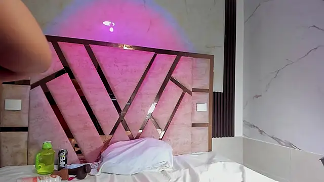 Snapshot of molly_sweetee chatting on November 29, 1:52 am molly sweetee online show from November 29, 1:52 am