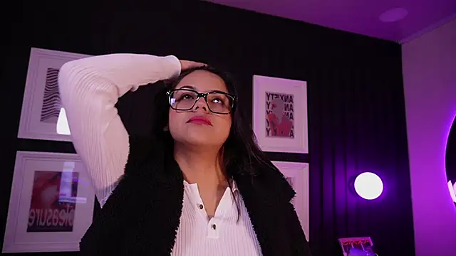 Sophia wilsonn  online show from March 12, 10:32 am