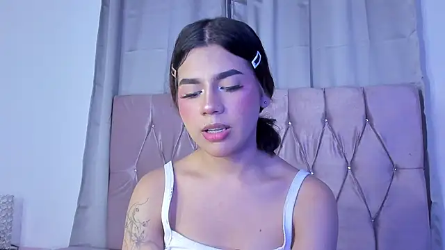 Snapshot of Ashley_piinkk_ chatting on February 2, 8:02 am Ashley piinkk online show from February 2, 8:02 am