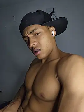 Jhonyblack 1 online show from April 15, 1:01 am