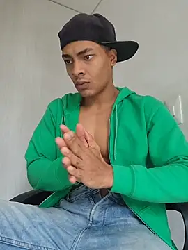 Snapshot of Jhonyblack_1 chatting on May 26, 2:13 pm Jhonyblack 1 online show from May 26, 2:13 pm