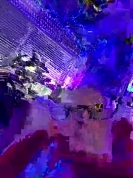 Snapshot of Mimmoromeo1973 chatting on February 7, 10:57 pm Mimmoromeo1973 online show from February 7, 10:57 pm