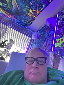 Snapshot of Mimmoromeo1973 chatting on February 9, 6:34 pm Mimmoromeo1973 online show from February 9, 6:34 pm