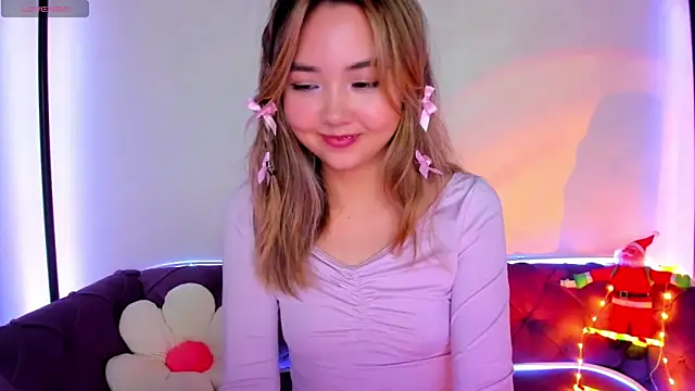 Fluffy Rose online show from December 4, 8:23 am