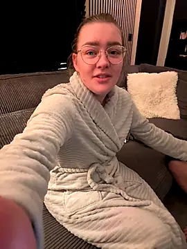 Snapshot of xX_HotCouple_Xx chatting on December 4, 8:28 pm xX HotCouple Xx online show from December 4, 8:28 pm