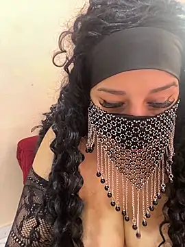 Snapshot of mari_layali chatting on October 30, 11:11 am mari layali online show from October 30, 11:11 am