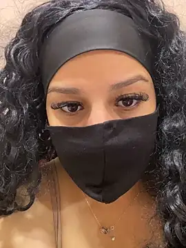 Snapshot of mari_layali chatting on October 31, 1:23 pm mari layali online show from October 31, 1:23 pm