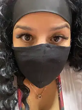 Snapshot of mari_layali chatting on November 11, 9:15 pm mari layali online show from November 11, 9:15 pm