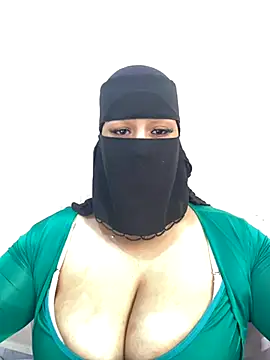 Snapshot of mari_layali chatting on November 21, 10:58 am mari layali online show from November 21, 10:58 am