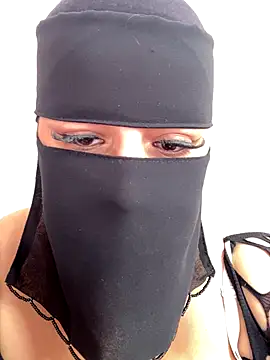 Snapshot of mari_layali chatting on November 24, 12:16 pm mari layali online show from November 24, 12:16 pm