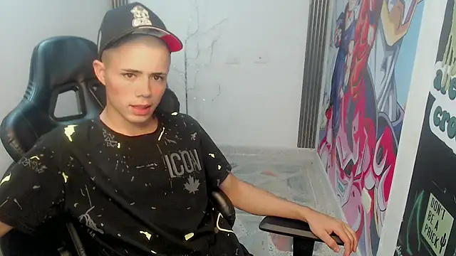 Snapshot of bby_santi chatting on January 22, 1:00 pm bby santi online show from January 22, 1:00 pm