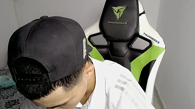 Snapshot of bby_santi chatting on March 14, 1:02 pm bby santi online show from March 14, 1:02 pm