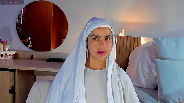 ClaraMariaMon online show from March 6, 3:35 pm